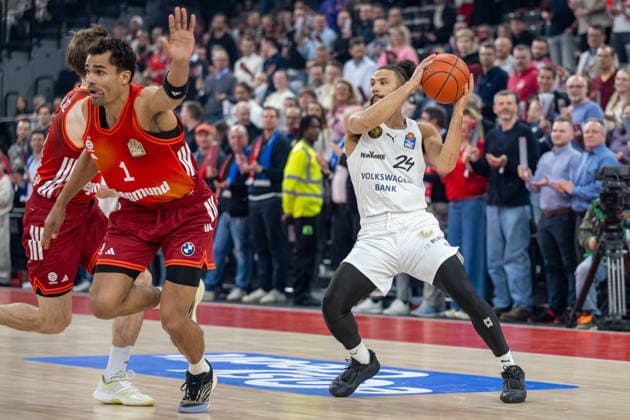 Oscar da Silva 1 (FC Bayern Basketball), Kaza Kajami-Keane 24 (Basketball Loewen Braunschweig), FC Bayern Basketball vs. Basketball Loewen Braunschweig, BBL, 25. Spieltag, 10.03.2026 Muenchen Bayern Deutschland