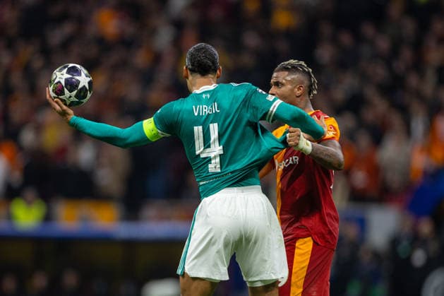 Football - UEFA Champions League - Round of 16 - 1st Leg - Galatasaray SK v Liverpool FC ISTANBUL, TURKEY - Tuesday, March 10, 2026: Liverpool s captain Virgil van Dijk during the UEFA Champions League Round of 16 1st Leg match between Galatasaray SK and Liverpool FC at the Ali Sami Yen Stadium. (Photo by David Rawcliffe Propaganda) ISTANBUL Ali Sami Yen Stadium MARMARA TURKEY  Copyright: xDavidxRawcliffex P2026-03-10-Galatasaray_Liverpool-104