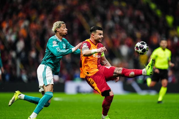 Galatasaray v Liverpool - UEFA Champions League ISTANBUL, TURKIYE - MARCH 10: Hugo Ekitike of Liverpool in action against Abdulkerim Bardakci of Galatasaray during the UEFA Champions League round of 16 play-off first leg match between Galatasaray and Liverpool at RAMS Park in Istanbul, Turkiye, on March 10, 2026. Hakan Akgun Anadolu Istanbul Turkey. Editorial use only. Please get in touch for any other usage.  Copyright: x2026xAnadoluxHakanxAkgunx