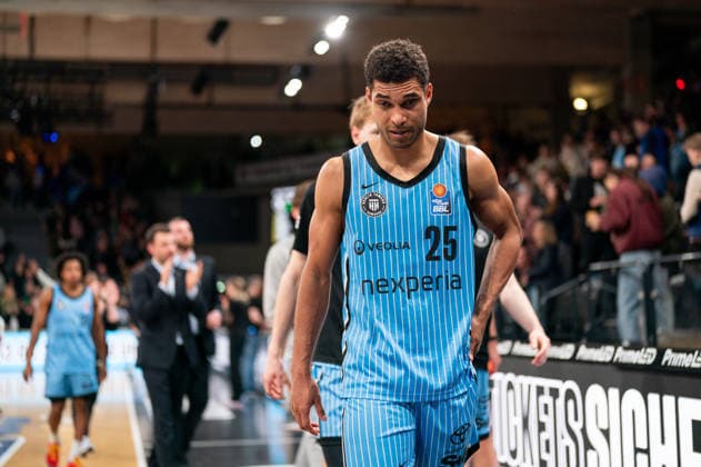 Kenneth Ogbe (Veolia Towers Hamburg, 25) enttaeuscht Enttaeuschung nach Niederlage, GER, Veolia Towers Hamburg vs Science City Jena, Basketball, Bundesliga, Spieltag 26, Saison 2025 2026, 10.03.2026 GER, Veolia Towers Hamburg vs Science City Jena, Basketball, Bundesliga, Spieltag 26, Saison 2025 2026, 10.03.2026 Hamburg Copyright: xEibner-Pressefoto MaxxVincenx EP_MVN