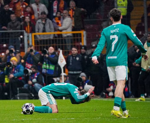Galatasaray v Liverpool - UEFA Champions League ISTANBUL, TURKIYE - MARCH 10: Players of Liverpool get upset during the UEFA Champions League round of 16 play-off first leg match between Galatasaray and Liverpool at RAMS Park in Istanbul, Turkiye, on March 10, 2026. Salih Zeki Fazlioglu Anadolu Istanbul Turkey. Editorial use only. Please get in touch for any other usage.  Copyright: x2026xAnadoluxSalihxZekixFazlioglux