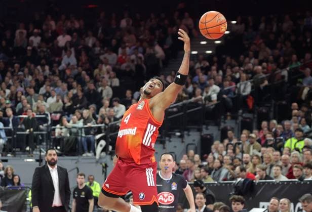 Bayerns 4 Xavier RATHAN-MAYES. Basketball: Bayern - Braunschweig. Bundesliga, FC Bayern Basketball - Basketball Löwen Braunschweig, 25.Spieltag, Saison 2025-2026, 10.03.2026, in Muenchen, S A P G A R D E N, Deutschland. Quelle Copyright Credit : Oryk HAIST