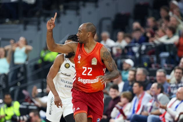 Isiaha Mike (FC Bayern Basketball, 22) bejubelt einen Treffer, GER, FC Bayern Basketball vs. Basketball Loewen Braunschweig, Basketball, easycredit Basketball Bundesliga, 25. Spieltag, Saison 2025 2026, 10.03.2026, GER, FC Bayern Basketball vs. Basketball Loewen Braunschweig, Basketball, easycredit Basketball Bundesliga, 25. Spieltag, Saison 2025 2026, 10.03.2026 Muenchen Copyright: xEibner-Pressefoto JennixMaulx EP_JML