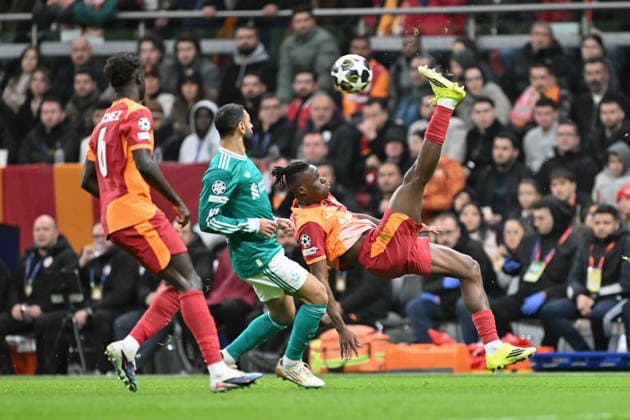 Galatasaray v Liverpool - UEFA Champions League ISTANBUL, TURKIYE - MARCH 10: Mohamed Salah (C) of Liverpool in action against Wilfried Singo (R) of Galatasaray during the UEFA Champions League round of 16 play-off first leg match between Galatasaray and Liverpool at RAMS Park in Istanbul, Turkiye, on March 10, 2026. Isa Terli Anadolu Istanbul Turkey. Editorial use only. Please get in touch for any other usage.  Copyright: x2026xAnadoluxIsaxTerlix