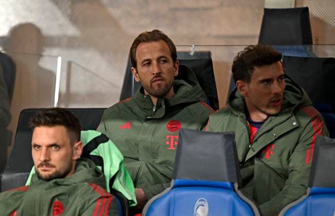 10.03.2026, Fussball UEFA Championsleague 2025 2026: Achtelfinale, Atalanta Bergamo - FC Bayern München, in der New Balance Arena (Bergamo, Italien), v.l. Harry Kane (FC Bayern München) und Leon Goretzka (FC Bayern München) auf der Ersatzbank