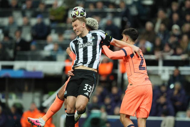 Newcastle United FC v FC Barcelona, Barca - UEFA Champions League 2025 26 Round of 16 First Leg Dan Burn of Newcastle United and Marc Bernal of FC Barcelona challenge during the UEFA Champions League 2025 26 Round of 16 First Leg match between Newcastle United FC and FC Barcelona at St James Park on March 10, 2026 in Newcastle upon Tyne, England. WARNING! This Photograph May Only Be Used For Newspaper And Or Magazine Editorial Purposes. May Not Be Used For Publications Involving 1 player, 1 Club Or 1 Competition Without Written Authorisation From Football DataCo Ltd. For Any Queries, Please Contact Football DataCo Ltd on +44 (0) 207 864 9121 Newcastle upon Tyne St. James Park England United Kingdom Copyright: xAllstarxPicturexLibraryxLtdx