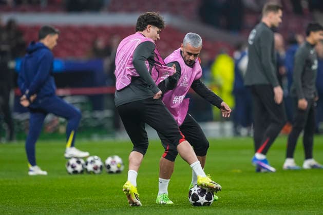 March 10, 2026, Madrid, Madrid, Spain: Antoine Griezmann and Julian Alvarez of Atletico de Madrid warm up during the UEFA Champions League 2025 26 Round of 16 First Leg match between Atletico de Madrid and Tottenham Hotspur at Riyadh Air Metropolitano on March 10, 2026, in Madrid, Spain. Madrid Spain - ZUMAa181 20260310_zaa_a181_073 Copyright: xOscarxJ.xBarrosox