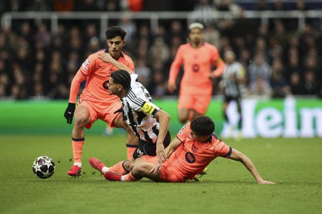 Newcastle v Barcelona, UEFA Champions League, Round of 16, 1st leg 10.03.26 Newcastle v Barcelona, UEFA Champions League, Round of 16, 1st leg Bradley Ormesher The Times William Osula of Newcastle United and Pau Cubarsí Of Barcelona  Copyright: xBradleyxOrmesherx NINTCHDBPICT001065603056