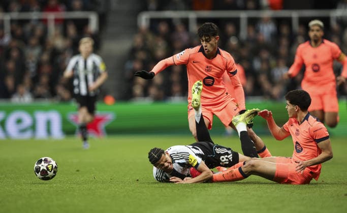 Newcastle v Barcelona, UEFA Champions League, Round of 16, 1st leg 10.03.26 Newcastle v Barcelona, UEFA Champions League, Round of 16, 1st leg Bradley Ormesher The Times William Osula of Newcastle United and Pau Cubarsí Of Barcelona  Copyright: xBradleyxOrmesherx NINTCHDBPICT001065603061