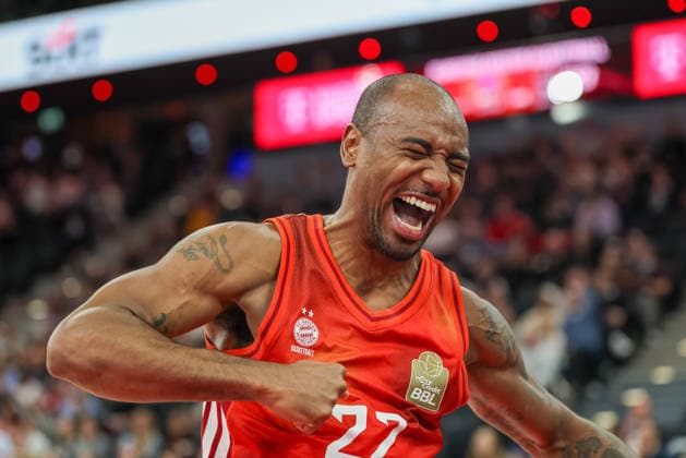Isiaha Mike (FC Bayern Basketball, 22) jubelt, Freude, Emotionen, Jubel, GER, FC Bayern Basketball vs. Basketball Loewen Braunschweig, Basketball, easycredit Basketball Bundesliga, 25. Spieltag, Saison 2025 2026, 10.03.2026, GER, FC Bayern Basketball vs. Basketball Loewen Braunschweig, Basketball, easycredit Basketball Bundesliga, 25. Spieltag, Saison 2025 2026, 10.03.2026 Muenchen Copyright: xEibner-Pressefoto JennixMaulx EP_JML