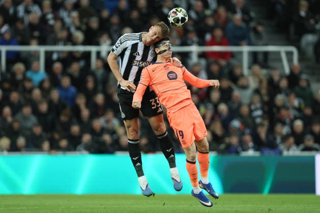Newcastle United FC v FC Barcelona, Barca - UEFA Champions League 2025 26 Round of 16 First Leg Dan Burn of Newcastle United and Robert Lewandowski of FC Barcelona challenge during the UEFA Champions League 2025 26 Round of 16 First Leg match between Newcastle United FC and FC Barcelona at St James Park on March 10, 2026 in Newcastle upon Tyne, England. WARNING! This Photograph May Only Be Used For Newspaper And Or Magazine Editorial Purposes. May Not Be Used For Publications Involving 1 player, 1 Club Or 1 Competition Without Written Authorisation From Football DataCo Ltd. For Any Queries, Please Contact Football DataCo Ltd on +44 (0) 207 864 9121 Newcastle upon Tyne St. James Park England United Kingdom Copyright: xAllstarxPicturexLibraryxLtdx