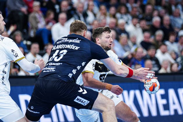 Blaz Blagotinsek (SG Flensburg-Handewitt, 43), Harald Reinkind (THW Kiel, 06) GER, THW Kiel vs. SG Flensburg-Handewitt, Handball, EHF European League, Hauptrunde, Saison 2025 2026, 10.03.2026 GER, THW Kiel vs. SG Flensburg-Handewitt, Handball, EHF European League, Hauptrunde, Saison 2025 2026, 10.03.2026 Kiel Copyright: xEibner-Pressefoto MarcelxvonxFehrnx EP_MFN