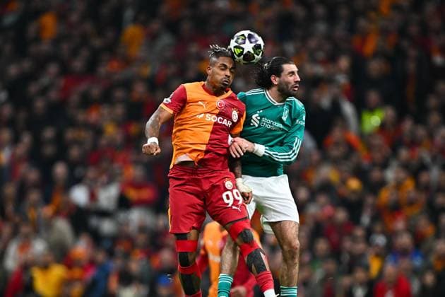 Galatasaray v Liverpool - UEFA Champions League ISTANBUL, TURKIYE - MARCH 10: Galatasaray’s Mario Lemina (99) competes against Liverpool’s Dominik Szoboszlai (R) during the UEFA Champions League round of 16 play-off first leg match between Galatasaray and Liverpool at RAMS Park in Istanbul, Turkiye, on March 10, 2026. Cem Tekkesinoglu Anadolu Istanbul Turkey. Editorial use only. Please get in touch for any other usage.  Copyright: x2026xAnadoluxCemxTekkesinoglux