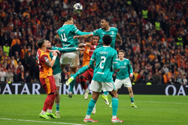 2026-03-10 Galatasaray SK v Liverpool FC - UEFA Champions League 2025 26 Round of 16 First Leg ISTANBUL, TURKEY - MARCH 10: Virgil van Dijk of Liverpool FC, Ryan Gravenberch of Liverpool FC during the UEFA Champions League 2025 26 Round of 16 First Leg match between Galatasaray SK and Liverpool FC at Ali Sami Yen Spor Kompleksi on March 10, 2026 in Istanbul, Turkey. (Photo by BSR Agency) Istanbul Turkey Content not available for redistribution in The Netherlands directly or indirectly through any third parties. Copyright: xBSRxAgencyx