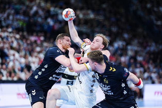 Blaz Blagotinsek (SG Flensburg-Handewitt, 43), Eric Johansson (THW Kiel, 21) GER, THW Kiel vs. SG Flensburg-Handewitt, Handball, EHF European League, Hauptrunde, Saison 2025 2026, 10.03.2026 GER, THW Kiel vs. SG Flensburg-Handewitt, Handball, EHF European League, Hauptrunde, Saison 2025 2026, 10.03.2026 Kiel Copyright: xEibner-Pressefoto MarcelxvonxFehrnx EP_MFN