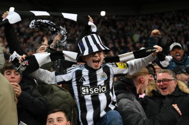 Newcastle fans celebrate the 1st goal scored by Harvey Barnes Newcastle United v Barcelona, UEFA Champions League, Round of 16, First Leg, Football, St James Park, Newcastle, UK - 10 Mar 2026Newcastle St James Park United Kingdom EDITORIAL USE ONLY No use with unauthorised audio, video, data, fixture lists, club league logos or live services. Online in-match use limited to 120 images, no video emulation. No use in betting, games or single club league player publications. Copyright: xRichardxLee Shutterstockx 16740284cd