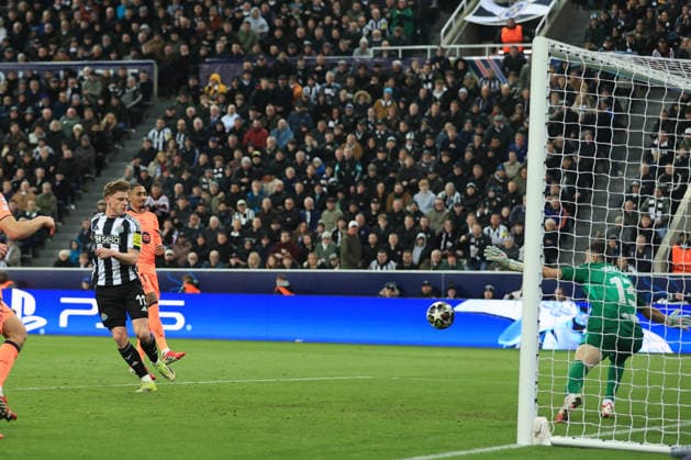 Newcastle United v FC Barcelona, Barca 10 March 2026 Newcastle-upon-Tyne - UEFA Champions League - Round of 16 (1st Leg) - Newcastle United v FC Barcelona - Harvey Barnes of Newcastle United scoring the opening goal - Photo: Simon Stacpoole Offside. Newcastle-upon-Tyne UK Copyright: xSimonxStacpoolexOffside