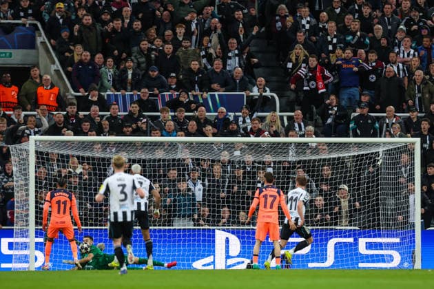 Newcastle United v Barcelona, UEFA Champions League Harvey Barnes Of Newcastle United scores a GOAL 1-0 during the Newcastle United v Barcelona UEFA Champions League Round of 16 First Leg match at St. James Park, Newcastle Upon Tyne, England on 10 March 2026 Credit: Lee Keuneke Every Second Media Editorial use only. All images are copyright Every Second Media Limited. No images may be reproduced without prior permission. Copyright: xIMAGO EveryxSecondxMediax ESM-1851-0062 LeexKeunekex xEveryxSecondxMediax