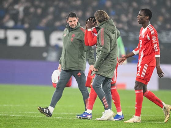 Alphonso Davies (FC Bayern München) injured during the UEFA Champions League 2025 26 Round of 16 First Leg match between Atalanta BC and FC Bayern München at Stadio di Bergamo on March 10, 2026 in Bergamo, Italy. (Photo by Harry Langer DeFodi Images) -