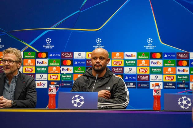 Italien: Fussball UEFA Champions League 2025 - 2026, Achtelfinale - Atalanta Bergamo vs FC Bayern München - New Balance Arena (Bergamo): Vincent Kompany (Trainer, FC Bayern München) Pressekonferenz, Medien Copyright: xJOERANxSTEINSIEKx