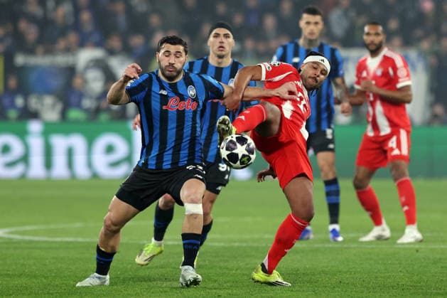 Atalanta B.C. v F.C. Bayern Munich, UEFA Champions League, Bergamo, Italy Bergamo, Italy. 10th, March 2026. Sead Kolasinac (L) of Atalantaa nd Serge Gnabry (R) of FC Bayern Munchen seen during the UEFA Champions League match between Atalanta B.C. and F.C. Bayern Munich at New Balance Arena in Bergamo. Italy, Bergamo  Copyright: xGonzalesxPhoto StefanoxNicolix