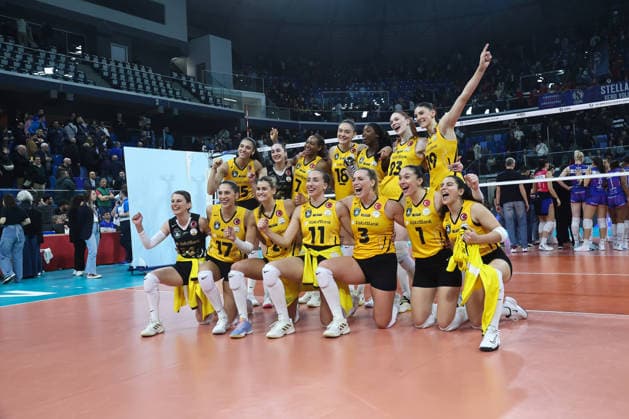 Players of VakifBank Istanbul celebrate the victory during Quarter Final CEV Champions League Women 2026 match between Numia VeroVolley Milano and VakifBank Istanbul at Allianz Cloud, Milan, Italy on March 10, 2026& x9; during Numia Vero Volley Milano vs VakifBank Istanbul, CEV Champions League Women volleyball match in Milan, Italy, March 10 2026  Copyright: xValerioxOrigo IPAxSportx xipa-agency.netx xx IPA_72688747 IPA_Agency_IPA72688747