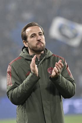 Atalanta v Bayern Munchen - UEFA Champions League BERGAMO, ITALY - MARCH 10: Harry Kane, of Bayern Munchen, greets fans at the end of the UEFA Champions League round of 16 first leg football match between Atalanta and Bayern Munchen at the Stadio di Bergamo, Italy, on March 10, 2026. Bayern Munchen defeated Atalanta 6-1. Isabella Bonotto Anadolu Bergamo Italy. Editorial use only. Please get in touch for any other usage.  Copyright: x2026xAnadoluxIsabellaxBonottox