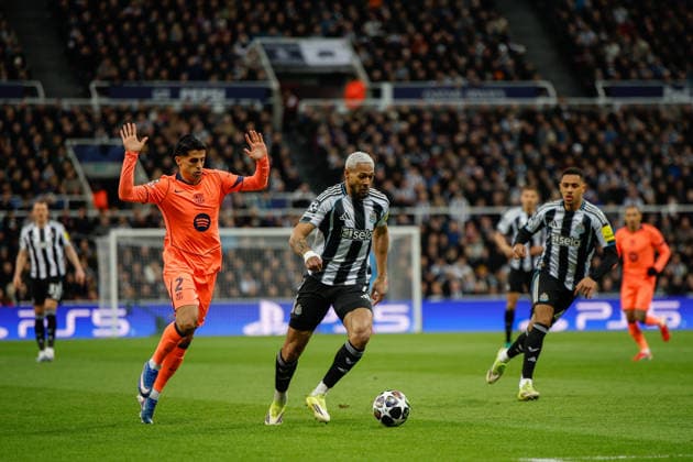 Newcastle United v Barcelona, Champions League Joelinton of Newcastle United beats Joao Cancelo of Barcelona during the Champions League match between Newcastle United and Barcelona at St. James s Park, Newcastle, UK on 10 March 2026. Newcastle St. James s Park Tyne and Wear UK Editorial use only , Copyright: xCraigxCowanx PSI-23867-0157