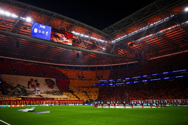Galatasaray vs Liverpool UEFA Champions League 2025-26 Round of 16 - 1st leg Galatasaray fans unfurl a giant banner bearing Victor Osimhen s likeness to wish him a happy birthday. Galatasaray SK and Liverpool FC faced each other at UEFA Champions League 2025 26 League Round of 16 - 1st leg. The match took place in Ali Sami Yen Rams Park Stadium on March 10th, 2026. Istanbul Istanbul Turkey Copyright: xBurakxBasturkx