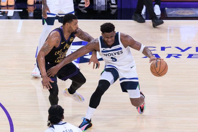 March 10, 2026, Los Angeles, California, USA: Marcus Smart 36 of the Los Angeles Lakers defends against Anthony Edwards 5 of the Minnesota Timberwolves during a regular season NBA, Basketball Herren, USA game on Tuesday March 10, 2026 at Crypto.com Arena in Los Angeles, California. JAVIER ROJAS PI Lakers Vs. Timberwolves  - ZUMAp124 20260310_zaa_p124_060 Copyright: xJavierxRojasx