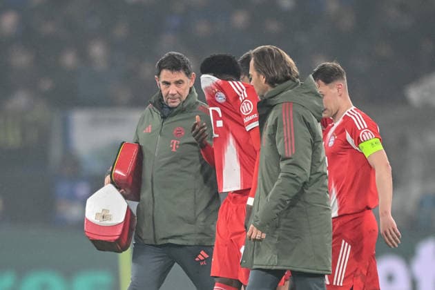Alphonso Davies (FC Bayern München) injured during the UEFA Champions League 2025 26 Round of 16 First Leg match between Atalanta BC and FC Bayern München at Stadio di Bergamo on March 10, 2026 in Bergamo, Italy. (Photo by Harry Langer DeFodi Images) -