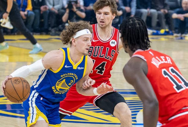 (260311) -- SAN FRANCISCO, March 11, 2026 -- Brandin Podziemski (L) of Golden State Warriors competes during the 2025-2026 NBA, Basketball Herren, USA regular season basketball game between Chicago Bulls and Golden State Warriors in San Francisco, the United States, March 10, 2026. (Photo by Xinhua) (SP)U.S.-SAN FRANCISCO-BASKETBALL-NBA-WARRIORS VS BULLS DongxXudong 