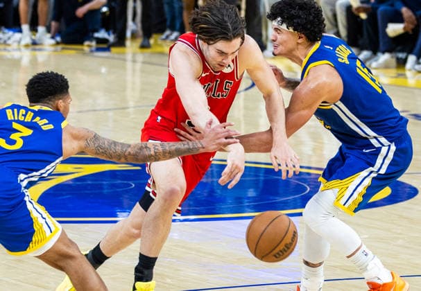(260311) -- SAN FRANCISCO, March 11, 2026 -- Josh Giddey (C) of Chicago Bulls competes during the 2025-2026 NBA, Basketball Herren, USA regular season basketball game between Chicago Bulls and Golden State Warriors in San Francisco, the United States, March 10, 2026. (Photo by Xinhua) (SP)U.S.-SAN FRANCISCO-BASKETBALL-NBA-WARRIORS VS BULLS DongxXudong 