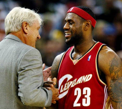 Golden State Warriors s head coach Don Nelson, left, and Cleveland Cavaliers LeBron James share a smile as they greet before the game at the Oracle Arena in Oakland, Calif., on Tuesday Nov. 6, 2007. (Ray Chavez The Oakland Tribune) OAKLAND CA USA Copyright: xRAYxCHAVEZx