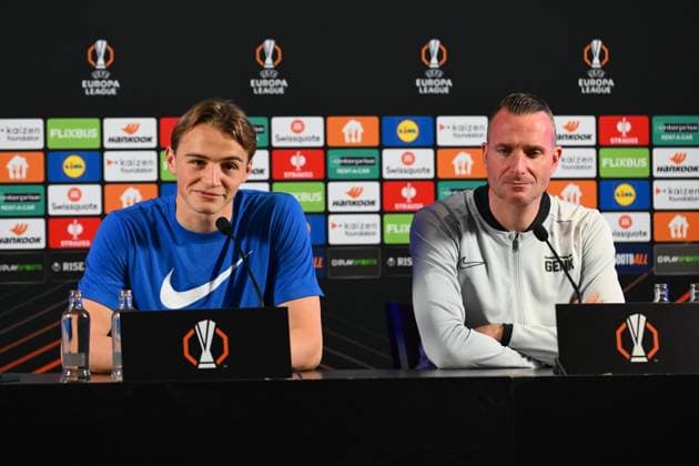 KRC Genk v Freiburg - UEFA Europa League Media Activities 11 03 2026 GENK, BELGIUM - MARCH 11 : Hayen Nicky head coach of KRC Genk and Smets Matte defender of KRC Genk talking to the press during a press conference, PK, Pressekonferenz ahead of the UEFA Europa League 2025 26 round of 16 match first leg between KRC Genk and Freiburg on March 11, 2026 in Genk, Belgium, 11 03 2026 Genk Belgium  Copyright: xVincentxKalutx