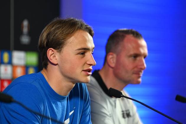 KRC Genk v Freiburg - UEFA Europa League Media Activities 11 03 2026 GENK, BELGIUM - MARCH 11 : Hayen Nicky head coach of KRC Genk and Smets Matte defender of KRC Genk talking to the press during a press conference, PK, Pressekonferenz ahead of the UEFA Europa League 2025 26 round of 16 match first leg between KRC Genk and Freiburg on March 11, 2026 in Genk, Belgium, 11 03 2026 Genk Belgium  Copyright: xVincentxKalutx