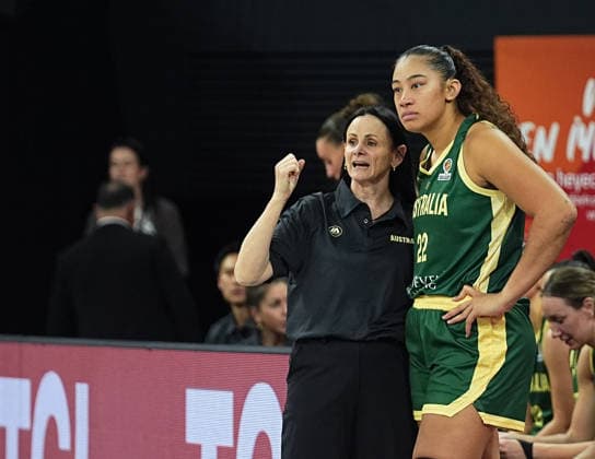 Argentina v Australia - FIBA Women s Basketball World Cup 2026 Qualifying Tournaments ISTANBUL, TURKIYE - MARCH 11: Australia head coach Sandy Brondello (L) gives instructions to a player during the FIBA Women’s World Cup Qualifiers Group A basketball match between Argentina and Australia at the Turkcell Basketball Development Center in Istanbul, Turkiye, on March 11, 2026. Esra Bilgin Anadolu Istanbul Turkey. Editorial use only. Please get in touch for any other usage.  Copyright: x2026xAnadoluxEsraxBilginx