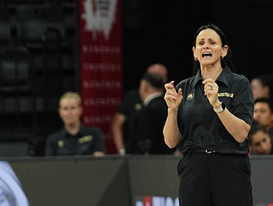 Argentina v Australia - FIBA Women s Basketball World Cup 2026 Qualifying Tournaments ISTANBUL, TURKIYE - MARCH 11: Australia head coach Sandy Brondello gives instructions to her players during the FIBA Women s Basketball World Cup 2026 Qualifying Tournaments match between Argentina and Australia at Turkcell Basketball Development Center in Istanbul, Turkiye, on March 11, 2026. Esra Bilgin Anadolu Istanbul Turkey. Editorial use only. Please get in touch for any other usage.  Copyright: x2026xAnadoluxEsraxBilginx