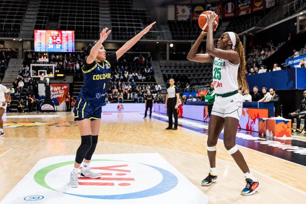 LYON-VILLEURBANNE, FRANCE - MARCH 11: Victoria Macaulay (Nigeria, 25) controls the ball during the FIBA Women™s World Cup Qualifying Tournament match between Nigeria vs. Colombia at Astroballe on matchday 1 of the FIBA Women™s World Cup Qualifying Tournament on March 11, 2026 in Lyon-Villeurbanne, France. France Copyright: xSteffiexWunderlx