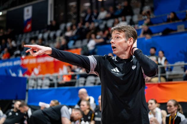 Basketball Villeurbanne 11.03.2026 Wommen™s Basketball World Cup 2026 Qualifying Tournament Deutschland (GER) - Südkorea (KOR) Olaf Lange (Deutschland, Trainer)