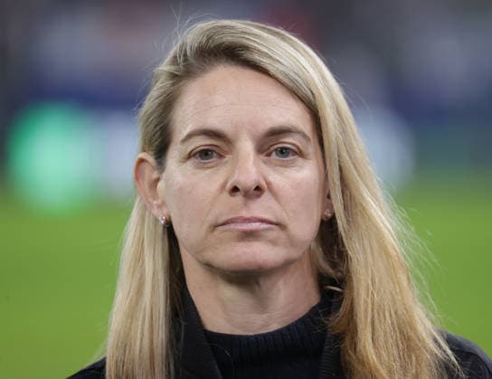 Nia Kuenzer, Direktorin des DFB Frauenfussball Fussball, Saison 2025 2026, Frauen, DFB Pokal, Viertelfinale, Volksparkstadion Hamburg, Hamburger SV gegen FC Bayern Muenchen DFL REGULATIONS PROHIBIT ANY USE OF PHOTOGRAPHS AS IMAGE SEQUENCES AND OR QUASI-VIDEO.
