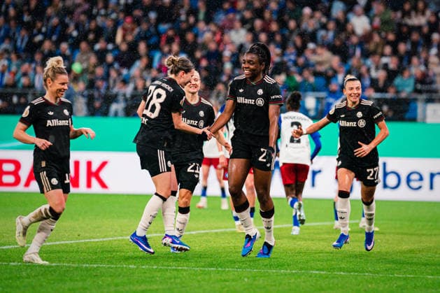 DFB-Pokal Frauen: Hamburger SV vs. FC Bayern München,11.03.2026 TOR, JUBEL zum 1:0 durch Edna Imade (FC Bayern München, 29); Fußball, DFB-Pokal Frauen, Viertelfinale: Hamburger SV vs. FC Bayern München am 11.03.2026 im Volksparkstadion, Hamburg DFB REGULATIONS PROHIBIT ANY USE OF PHOTOGRAPHS AS IMAGE SEQUENCES AND OR QUASI-VIDEO. Copyright: xBEAUTIFULxSPORTS Tonhäuserx
