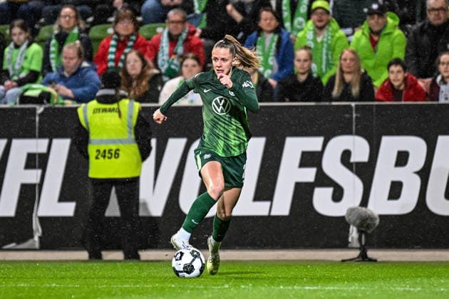 Fußball I Frauen I Saison 2025-2026 I DFB-Pokal I VfL Wolfsburg - Eintracht Frankfurt I 11.03.2026 Vivien Endemann (25, VfL Wolfsburg) dribbelt mit dem Ball Freisteller, Nahaufnahme, Porträt, Portrait, Einzelfoto, Einzelbild, Körper Wolfsburg AOK Stadion Niedersachsen Deutschland Copyright: xLobeca InesxHähnelx