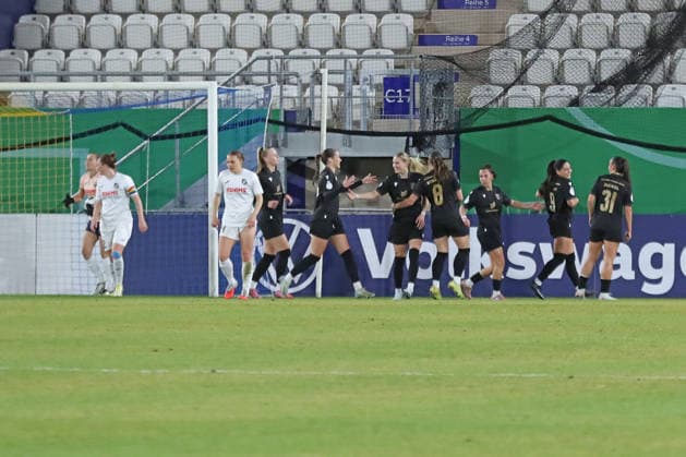 DFB-Pokal Frauen: FC Carl Zeiss Jena - SC Sand 1946; 11.03.26 Tor-Jubel beim Team von Jena nach dem Treffer zur 1:0-Führung. Fußball, DFB-Pokal Frauen, Viertelfinale: FC Carl Zeiss Jena vs. SC Sand 1946 am 11.03.26 im Ernst-Abbe-Sportfeld ad hoc arena, Jena. DFL REGULATIONS PROHIBIT ANY USE OF PHOTOGRAPHS AS IMAGE SEQUENCES AND OR QUASI-VIDEO. Copyright: xBEAUTIFULxSPORTS JanxKaeferx