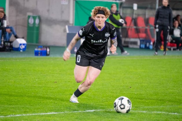 Deutschland: Fussball DFB Pokal Frauen-Viertelfinale 2025 2026 - SGS Essen vs SV Werder Bremen - Stadion an der Hafenstrasse (Essen): in Aktion Natasha Kowalski (SGS Essen,10) Copyright: xOrhanxHabashx