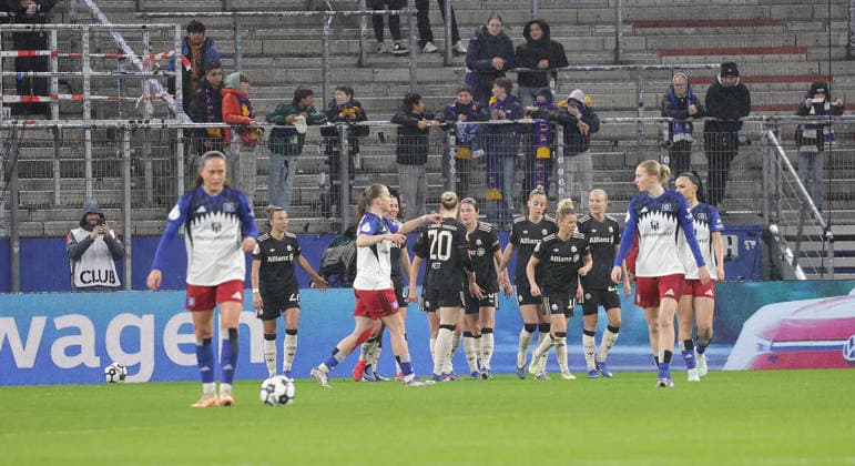 Freud und Leid, 0-1 Jubel Bayern Fussball, Saison 2025 2026, Frauen, DFB Pokal, Viertelfinale, Volksparkstadion Hamburg, Hamburger SV gegen FC Bayern Muenchen DFL REGULATIONS PROHIBIT ANY USE OF PHOTOGRAPHS AS IMAGE SEQUENCES AND OR QUASI-VIDEO.