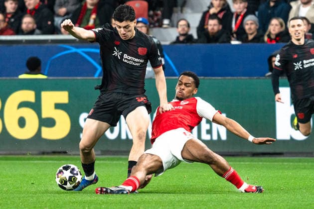 UEFA Champions League 2025 2026 Bayer 04 Leverkusen vs. Arsenal, Achtelfinale, Round of 16 - Hinrunde, Mittwoch, 11.03.2026 BayArena (Nordrhein-Westfalen, Deutschland) Ibrahim Maza ( 30) Jurrien Timber (Arsenal, 12) Zweikampf Duell Copyright: xCelinaxLeiersx