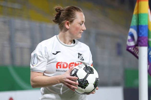 DFB-Pokal Frauen: FC Carl Zeiss Jena - SC Sand 1946; 11.03.26 Kapitänin Jenny Gaugigl (22, SC Sand). Fußball, DFB-Pokal Frauen, Viertelfinale: FC Carl Zeiss Jena vs. SC Sand 1946 am 11.03.26 im Ernst-Abbe-Sportfeld ad hoc arena, Jena. DFL REGULATIONS PROHIBIT ANY USE OF PHOTOGRAPHS AS IMAGE SEQUENCES AND OR QUASI-VIDEO. Copyright: xBEAUTIFULxSPORTS JanxKaeferx