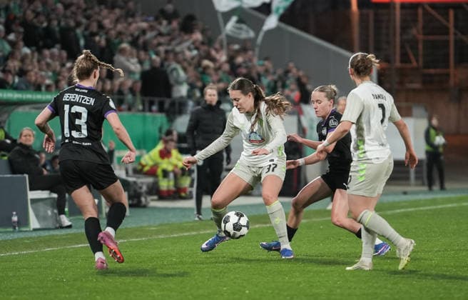 Deutschland: DFB-Pokal Frauen 2025 2026, SGS Essen vs SV Werder Bremen, Mittwoch 11.03.2026 Stadion an der Hafenstraße (Nordrhein-Westfalen, Deutschland) Mara Alber (SV Werder Bremen, 37) Copyright: xMerlexKölkingx