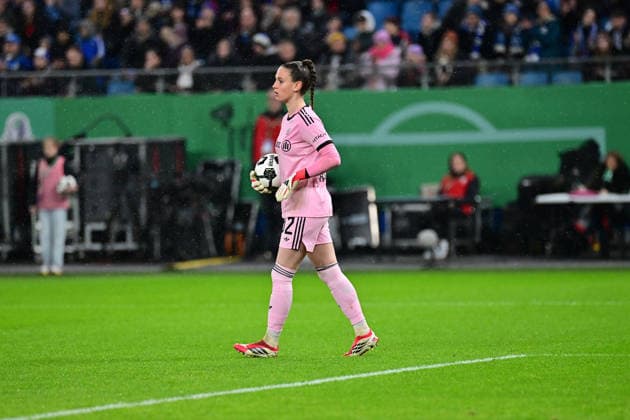 Fußball I Frauen I Saison 2025-2026 I DFB Pokal I Viertelfinale I Hamburger SV - FC Bayern München I 11.03.2026 Freisteller, Einzelbild, Einzelfoto, Körper: Ena Mahmutovic(32, FC Bayern München) Hamburg Volksparkstadion Hamburg Deutschland Copyright: xLobeca WolfxGebhardtx
